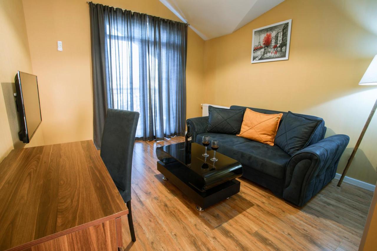 Apart Hotel West Tbilisi Exterior photo