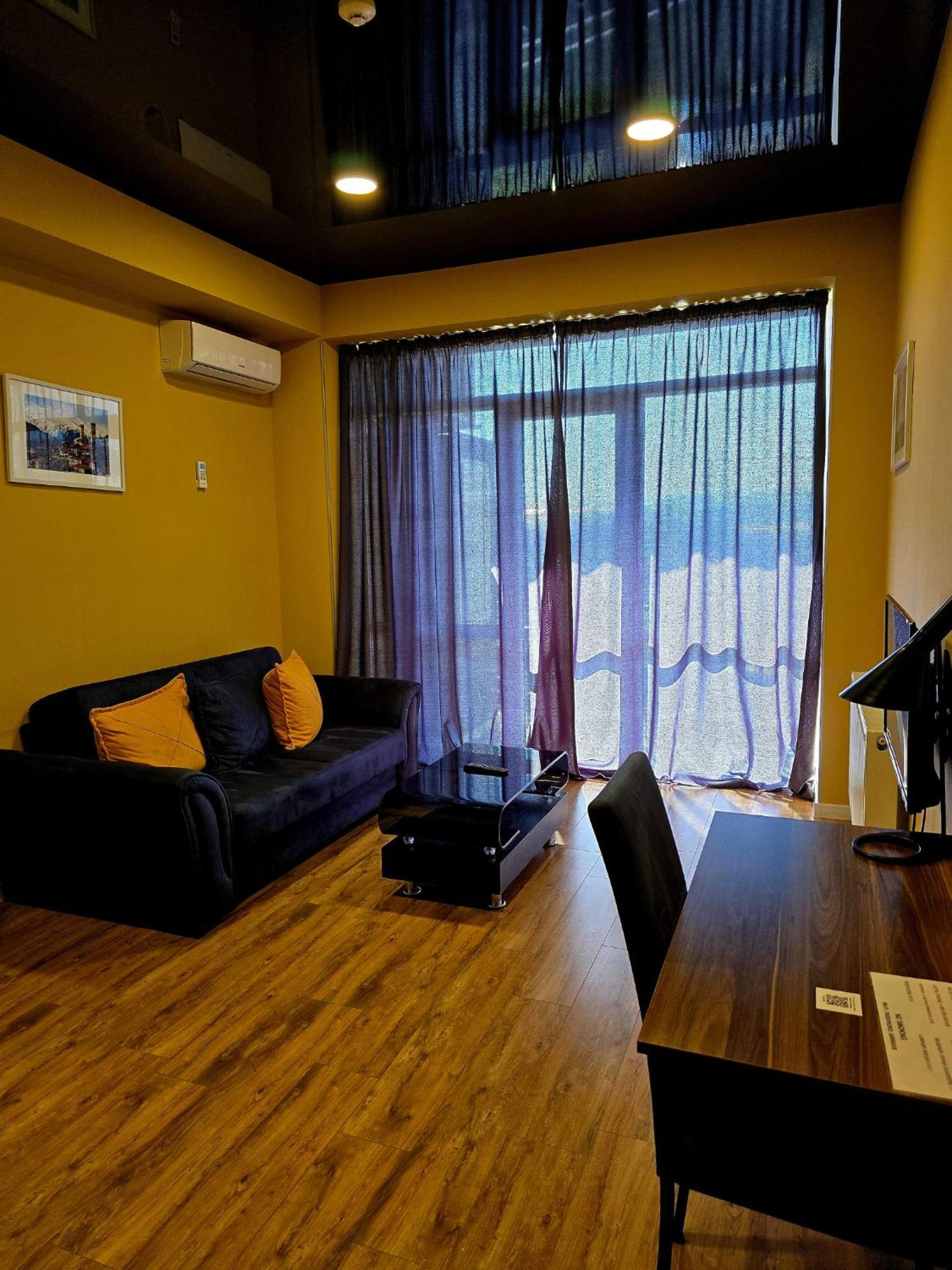 Apart Hotel West Tbilisi Exterior photo